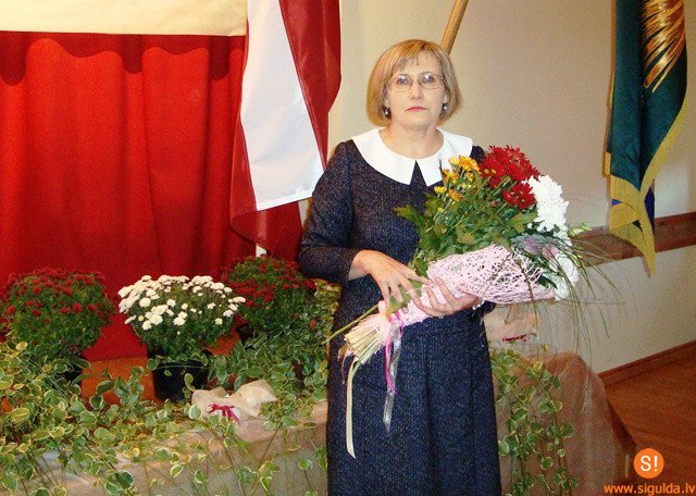 Apbalvota Siguldas Valsts ģimnāzijas vēstures skolotāja Inta Romanovska