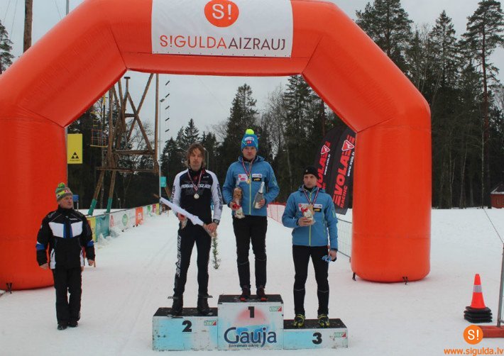 Aizvadīts Siguldas tautas slēpojums