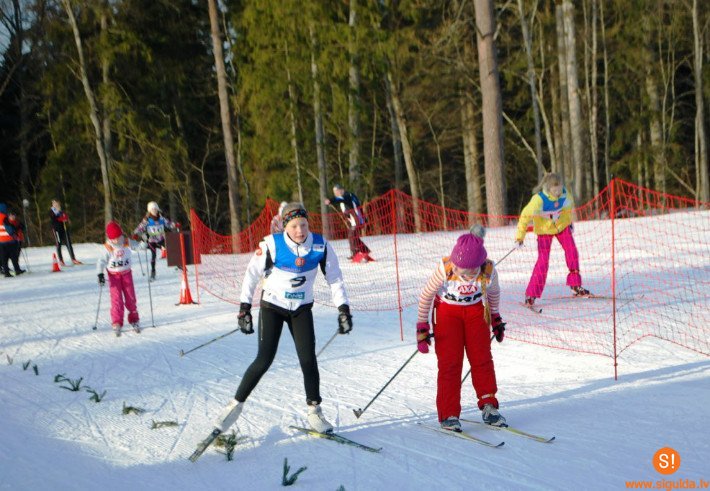 Noslēdzies S! – FISCHER Ziemas skolēnu čempionāta II posms distanču slēpošanā