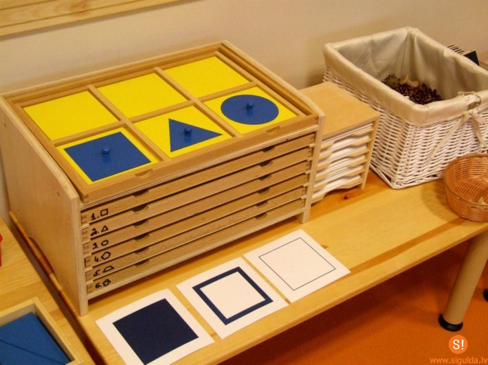 Pirmsskolas skolotāji apgūst Montesori pedagoģiju