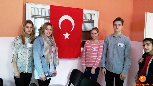 Siguldas pilsētas vidusskolas skolēni viesojas Turcijā