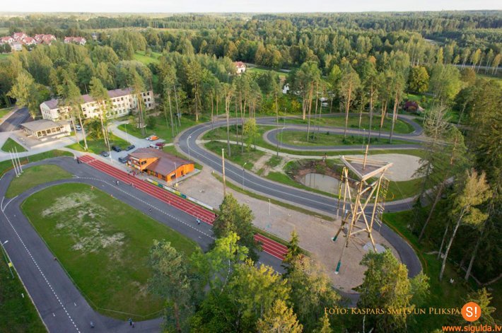 Siguldā uzsāk skrituļslidošanas sezonu