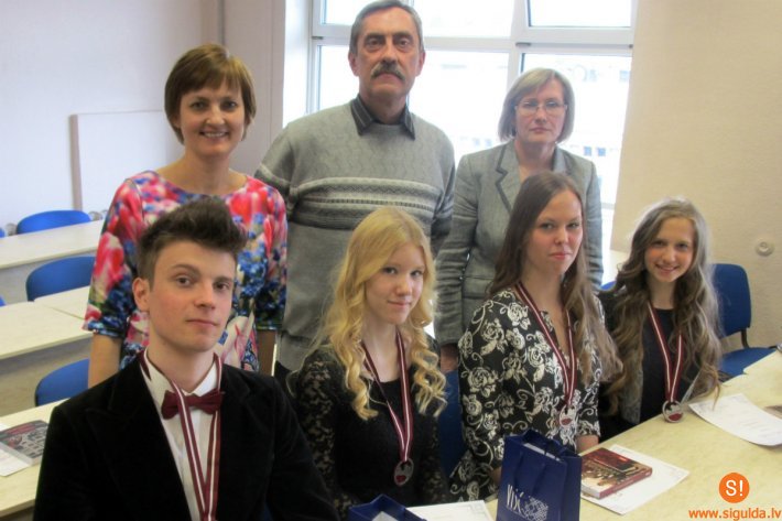Siguldas skolēni – Valsts 21.vēstures olimpiādes uzvarētāji