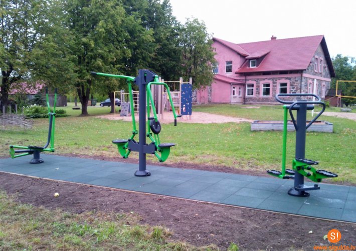 Morē izveidots āra trenažieru laukums