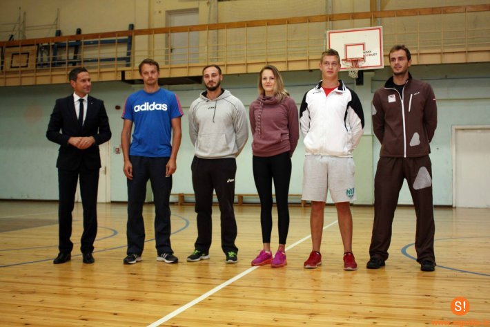 Siguldas pilsētas vidusskolas sporta klases skolēni sāk mācību gadu, sportojot kopā ar olimpiešiem