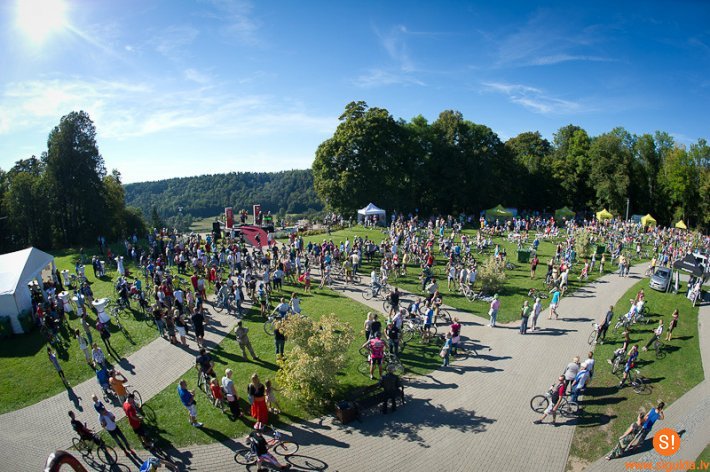 Šonedēļ Siguldas novadā – Vienības velobrauciens, nūjošana un Jaunrades centra sezonas atklāšana