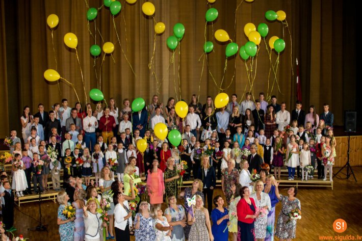 Aizvadīts 1.septembris Siguldas 1.pamatskolā