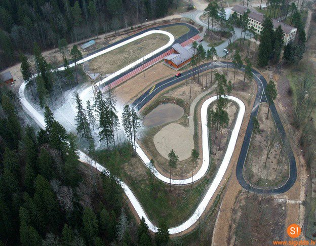 Pašvaldība saņem apbalvojumu par Sporta un aktīvās atpūtas centra projekta īstenošanu