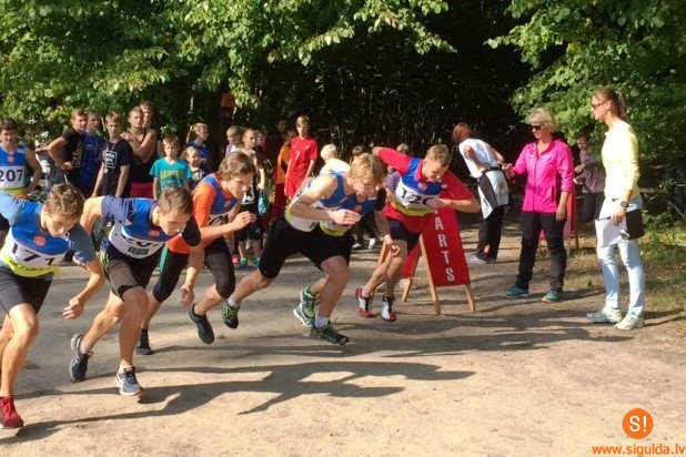Aizvadītas Siguldas novada skolu krosa sacensības