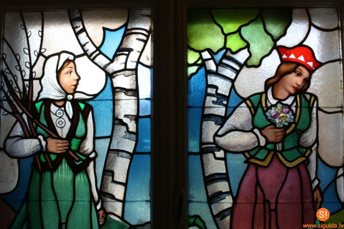 Restaurēs Siguldas Jaunās pils logu vitrāžas