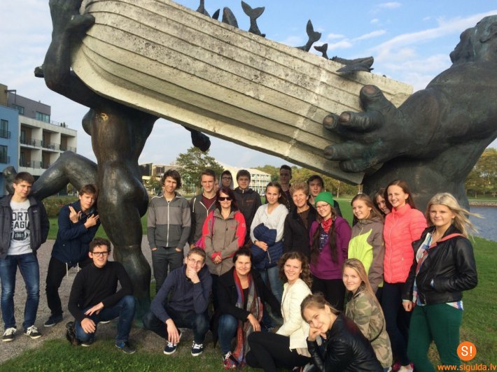 Ģimnāzijas 11.a klase uzvar konkursā “Gada klase” un dodas ekskursijā