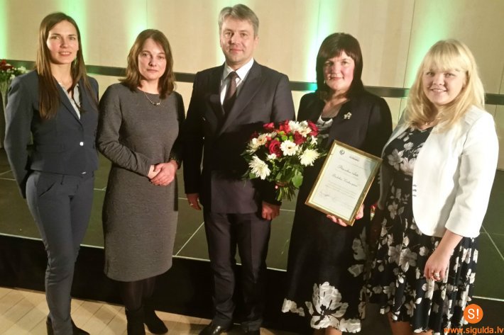 Biedrība „Cerību spārni” saņem Latvijas Republikas Tiesībsarga atzinības rakstu