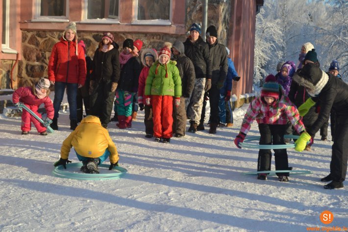 Sniega diena Mores pamatskolā