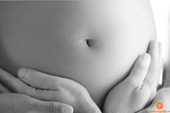 Dzemdību nodaļas vecmāte Māra Grieze izvirzīta titulam “Gada vecmāte”