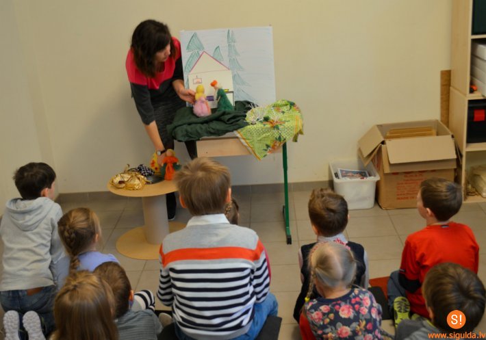 Spēļu un rotaļu diena Laurenču sākumskolā