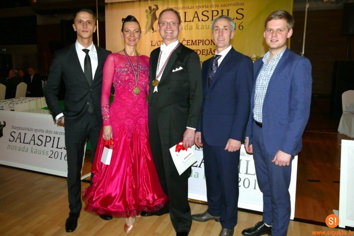Siguldas senioru deju pāris triumfē Latvijas čempionātā standartdejās