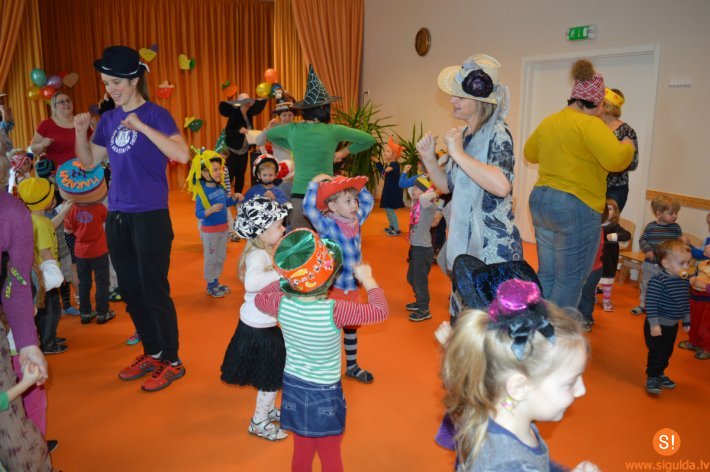 Draudzības diena un cepuru balle bērnudārzā “Pasaciņa”