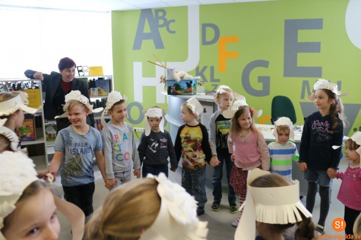 Bibliotekārā stunda „Baltas vien man aitiņas” Siguldas novada bibliotēkā