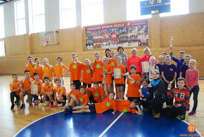 Siguldas novada skolu atklātās sacensības stafetēs “Drošie un veiklie”