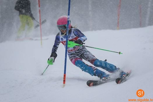 Dženiferai Ģērmanei uzvara pasaules bērnu čempionātā slalomā Itālijā