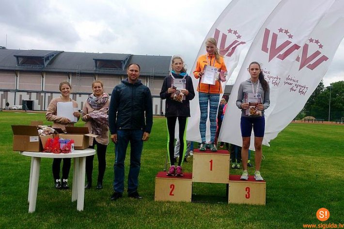 Vieglatlēti izcīna trīs medaļas Latvijas čempionātā U16 grupai