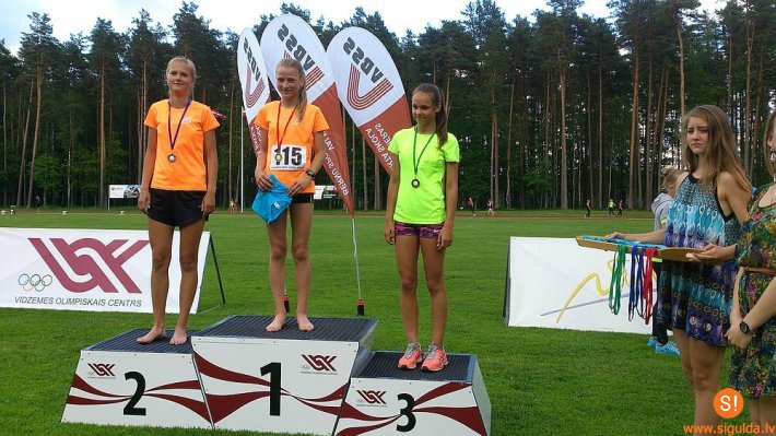 Siguldas Sporta skolas U16 grupas vieglatlēti startē Valmierā