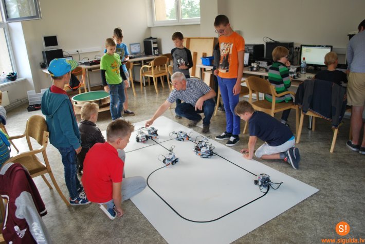 Jaunrades centrā noslēgusies Lego robotikas nometne