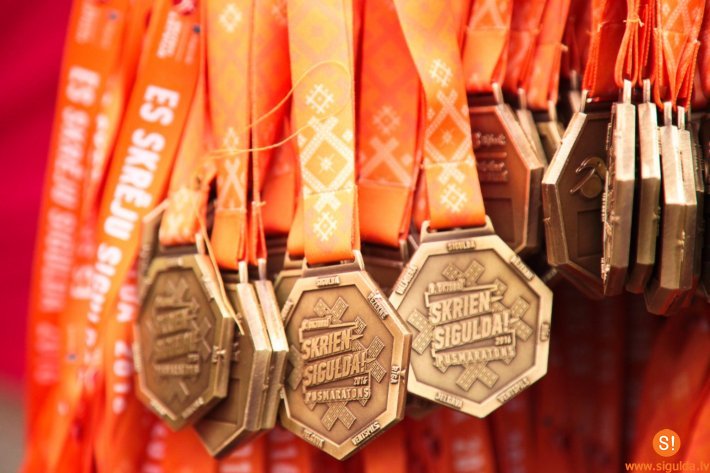 Siguldas pusmaratonā triumfē Jānis Girgensons un Ilona Marhele