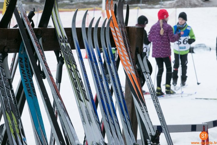 Pašvaldība papildina sporta inventāru novada izglītības iestādēm