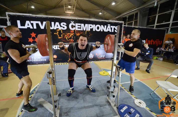 Noslēdzies Latvijas čempionāts klasiskajā spēka trīscīņā