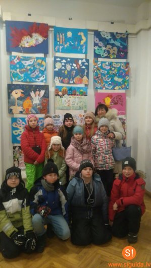 1.pamatskolas skolēni dodas uz Ledus skulptūru festivālu