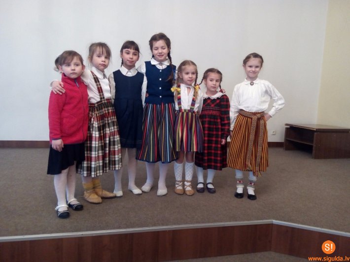 „Senlejiņas” dalībniecei panākumi tradicionālās dziedāšanas konkursā