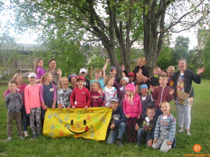 Iespēja saņemt līdzfinansējumu bērnu un jauniešu vasaras nometnēm