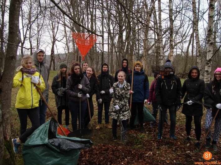 Ģimnāzisti piedalās Lielajā Talkā