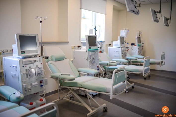 Siguldas slimnīcā atklāts mūsdienīgs hemodialīzes centrs ar modernāko ūdens attīrīšanas sistēmu Latvijā