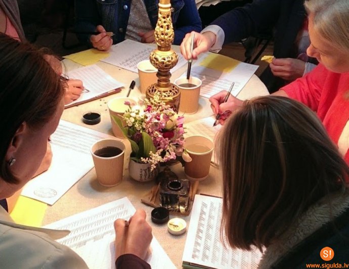 Siguldas novada bibliotēkā būs skatāma kaligrāfijas darbu izstāde „Dzimtas koks”