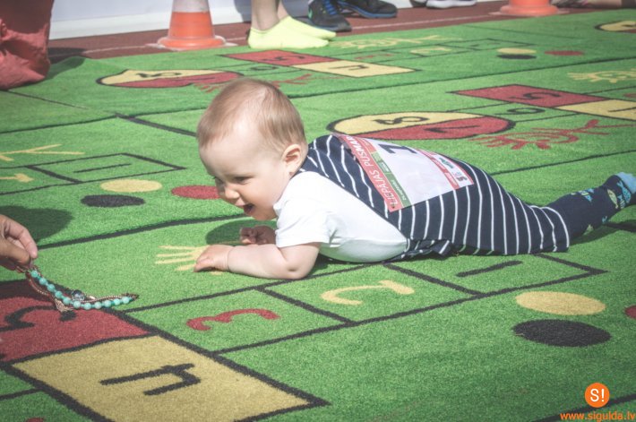 Siguldas pusmaratona ietvaros Siguldā notiks mazuļu rāpošanas sacensības