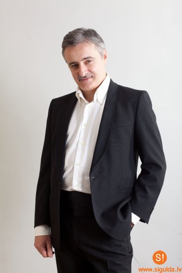 Siguldas koncertzālē „Baltais Flīģelis” uzstāsies itāliešu tenors Donato Ravini