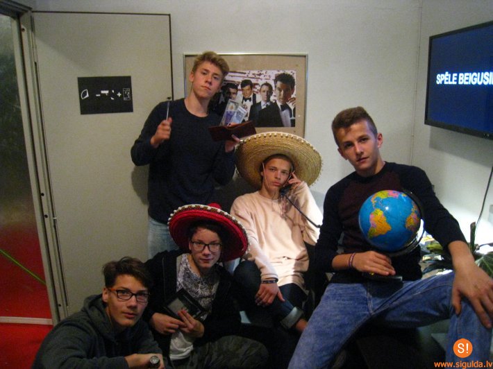 Siguldas 1.pamatskolas 9.A klase dodas „Gada klases” ekskursijā