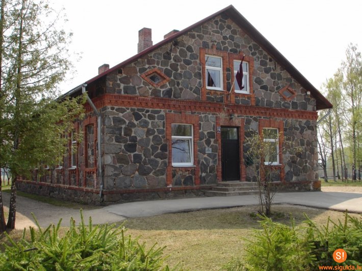 Mores pamatskolā atzīmēta Astridas Lindgrēnas jubileja