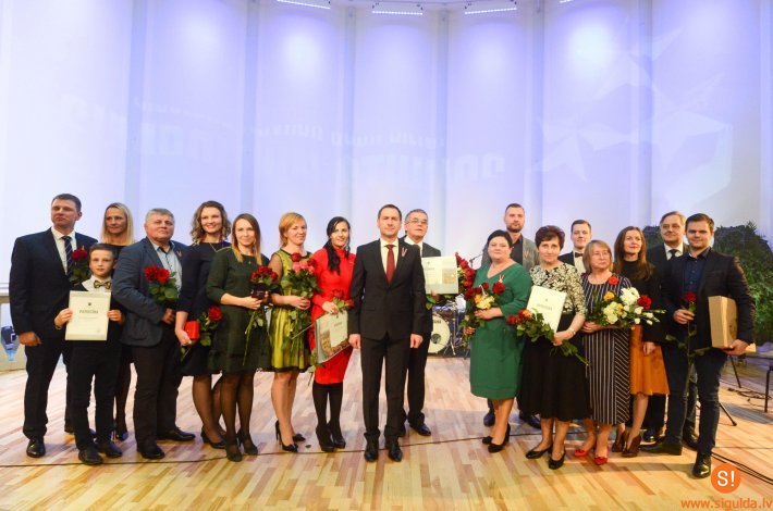 Valsts svētku pasākumā godināti apbalvojumu „Goda novadnieks” un „Gada cilvēks” ieguvēji