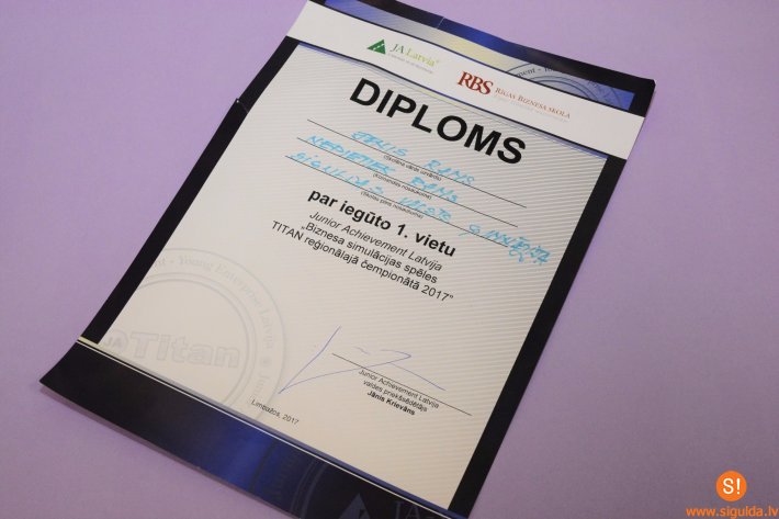 Ģimnāzijai divas godalgas biznesa simulācijas spēlē „Titan”