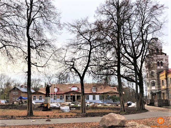 Atjaunotajās Siguldas pils kompleksa ēkās top telpas uzņēmējdarbībai