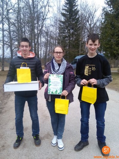 Mores pamatskolai panākumi dabaszinību un ģeogrāfijas olimpiādē