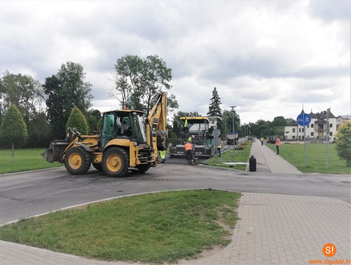 Uzsākta Krišjāņa Barona ielas posma asfaltēšana