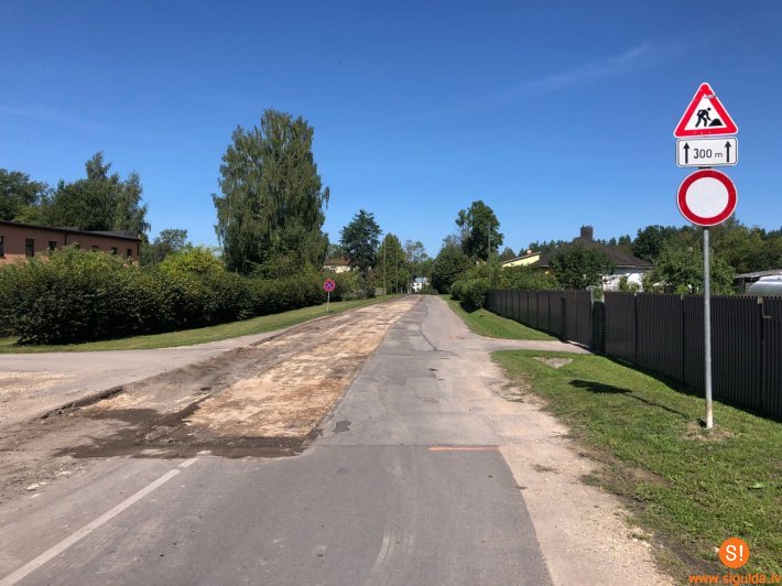 Turpinās ielu remontdarbi; uzsākta Miera ielas pārbūve