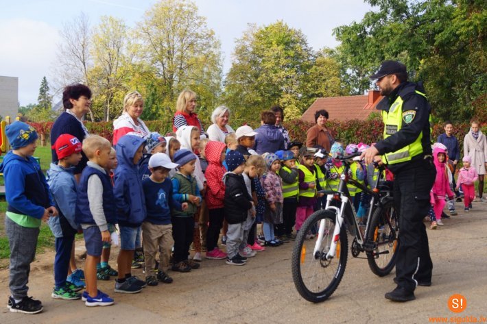 Pašvaldības policijas pārstāvji aktīvi iesaistās Mobilitātes nedēļas pasākumos