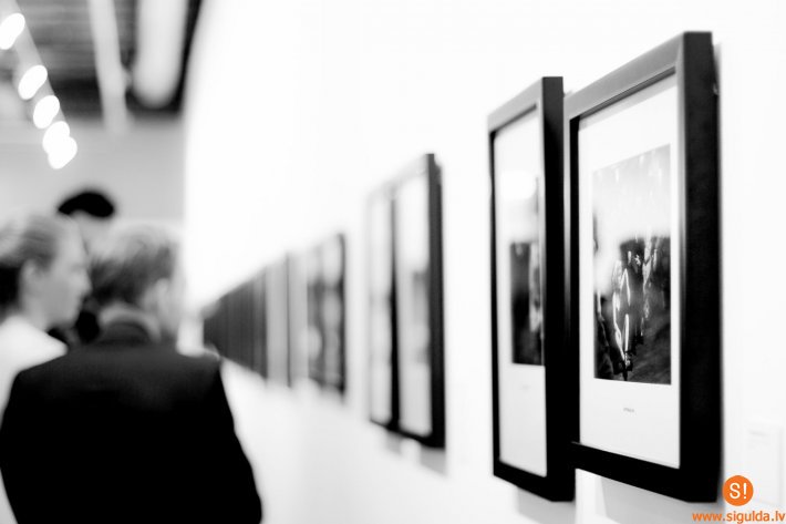 Iesūti savas svētku fotogrāfijas Siguldas zonālā valsts arhīva izstādei