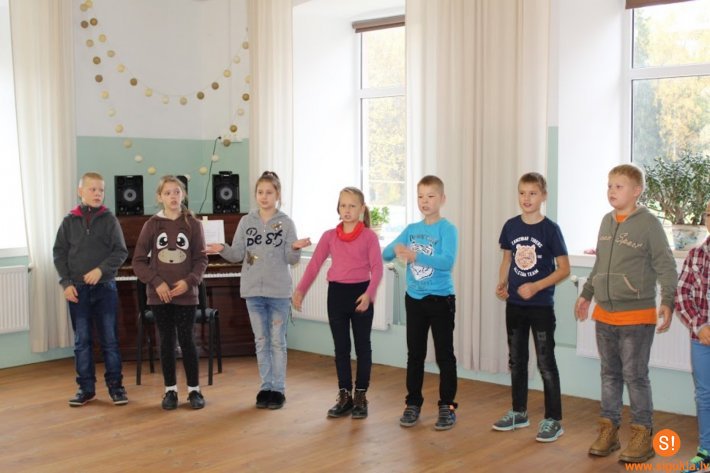 Mores pamatskolā nosvinēta Starptautiskā Putras diena