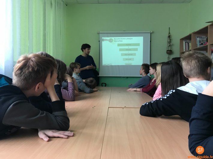 Siguldas 1.pamatskolas skolēni piedalījās pasākumā „Atkritumi kā resurss”